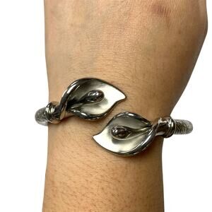 T&T Stainless Steel Flowers 7.25” Twist Bangle Bracelet